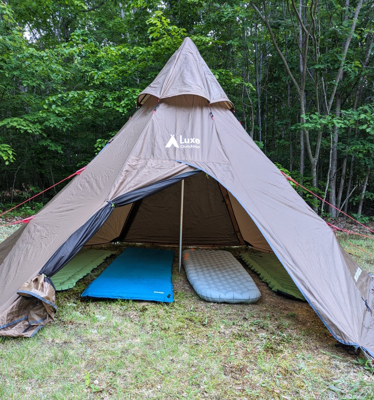 Luxe Megahorn III Hot Tent in brown with 4 sleeping mats
