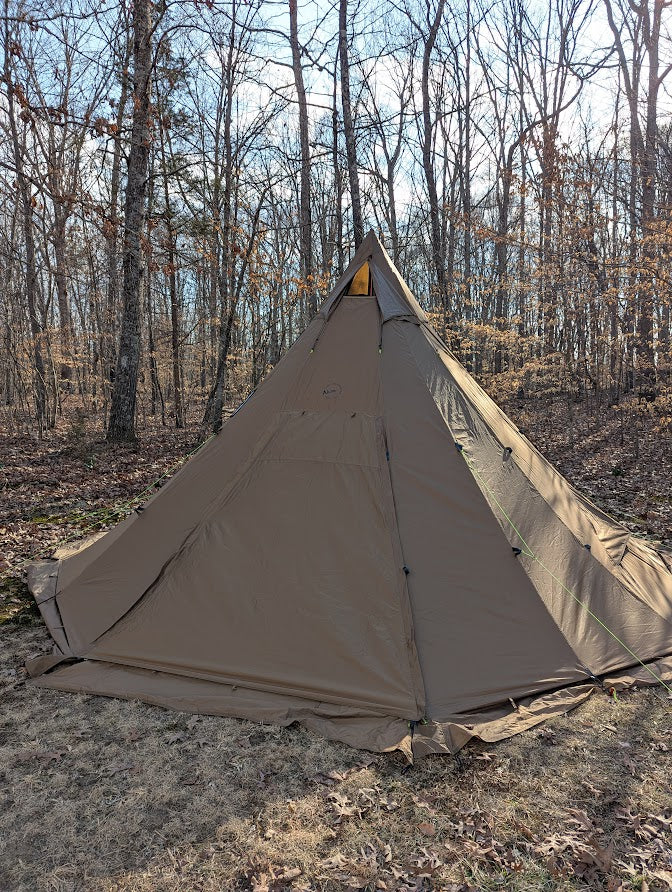 Luxe Outdoors Megahorn XL Pro With Door Closed