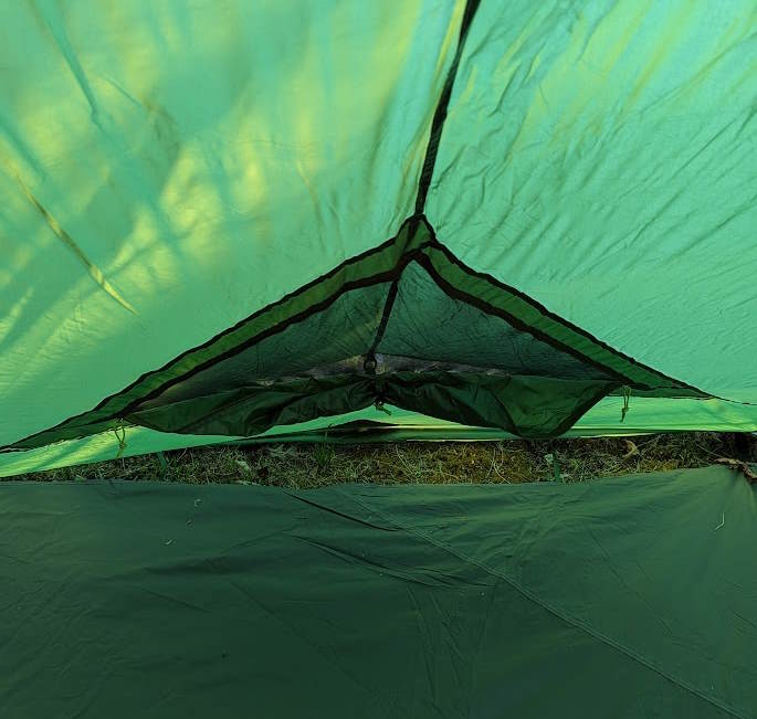 Megahorn XL 8 Person Shelter